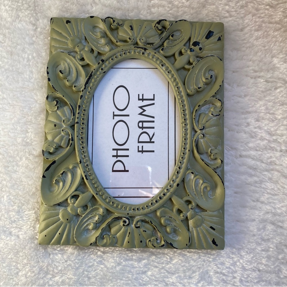 Photo frame, green distressed finish